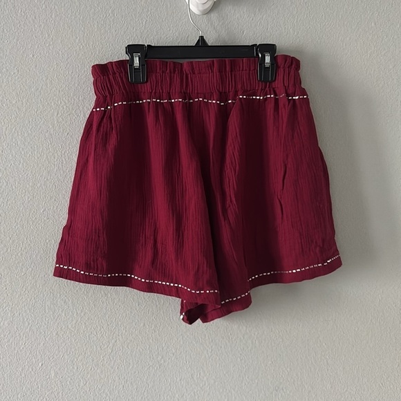 Queen of Sparkles Maroon & White Gauze Top and Short Set - Picture 7 of 8